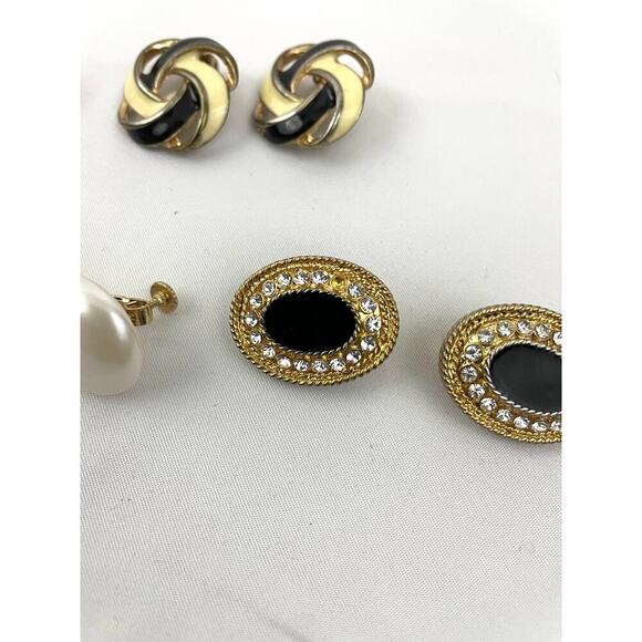VTG Lot of 12 Assorted Gold Toned Clip-on Earrings Signed Trifari SaraCov Napier - Picture 12 of 16